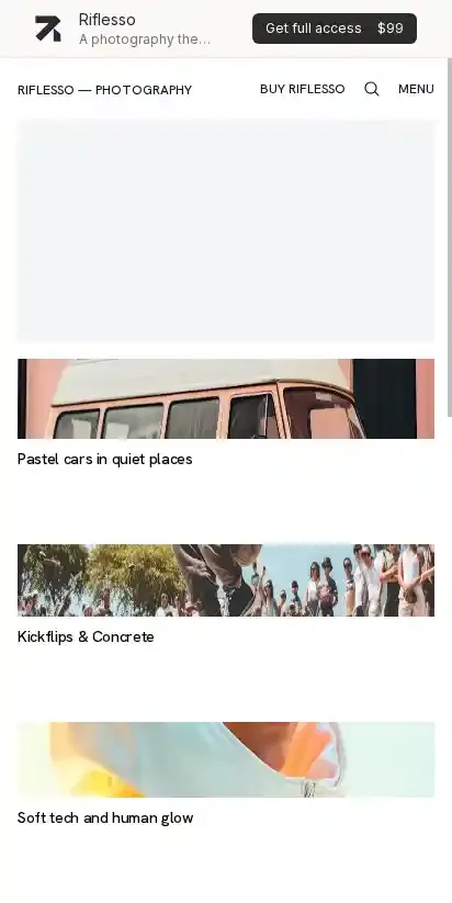Riflesso Astro + Sanity CMs home page on mobile